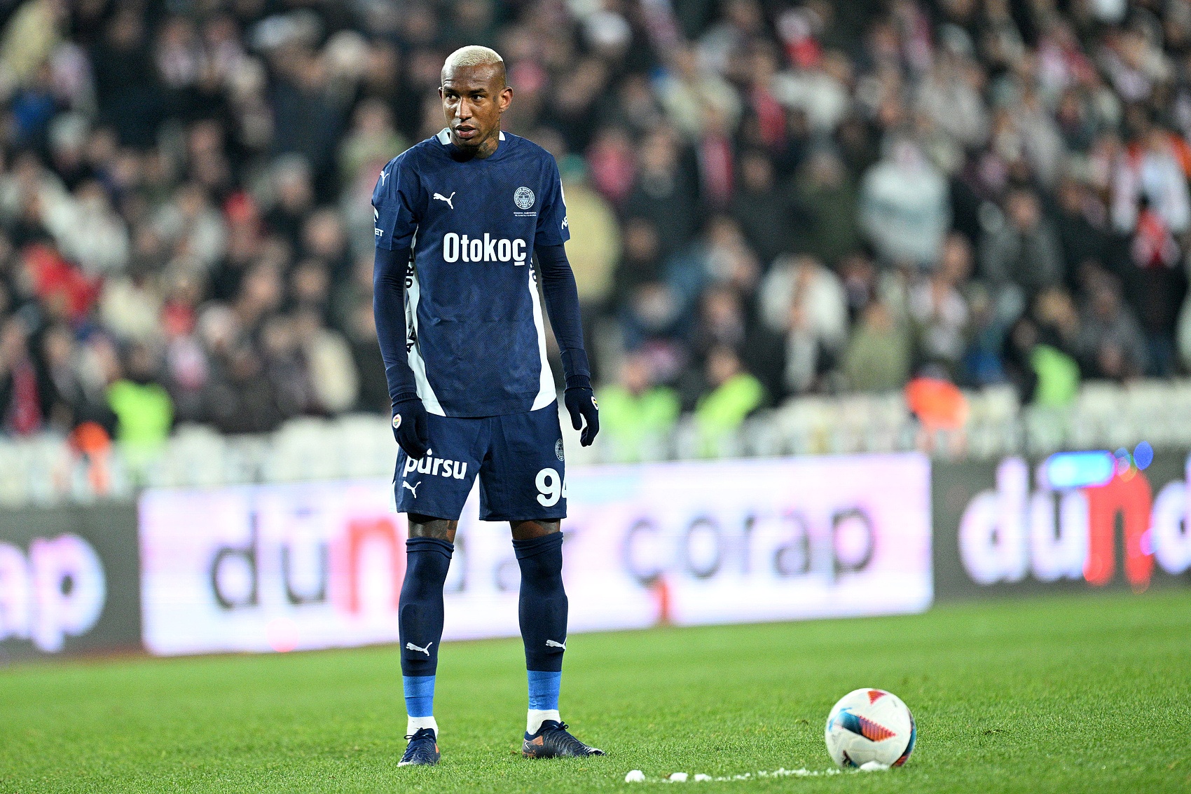 场比赛中打, 耳其的费内 场比赛中打, 耳其的费内